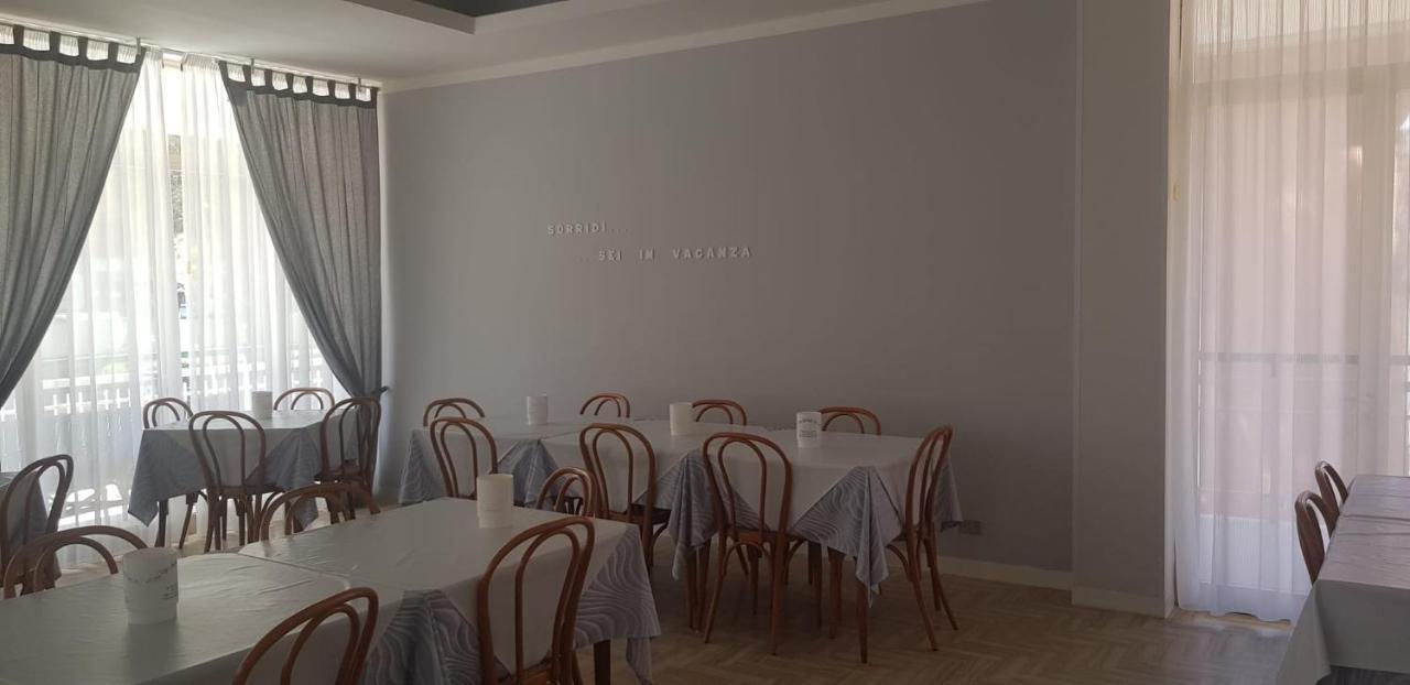Hotel Monaco - Parcheggio Incluso Min 2 Gg Milano Marittima Luaran gambar