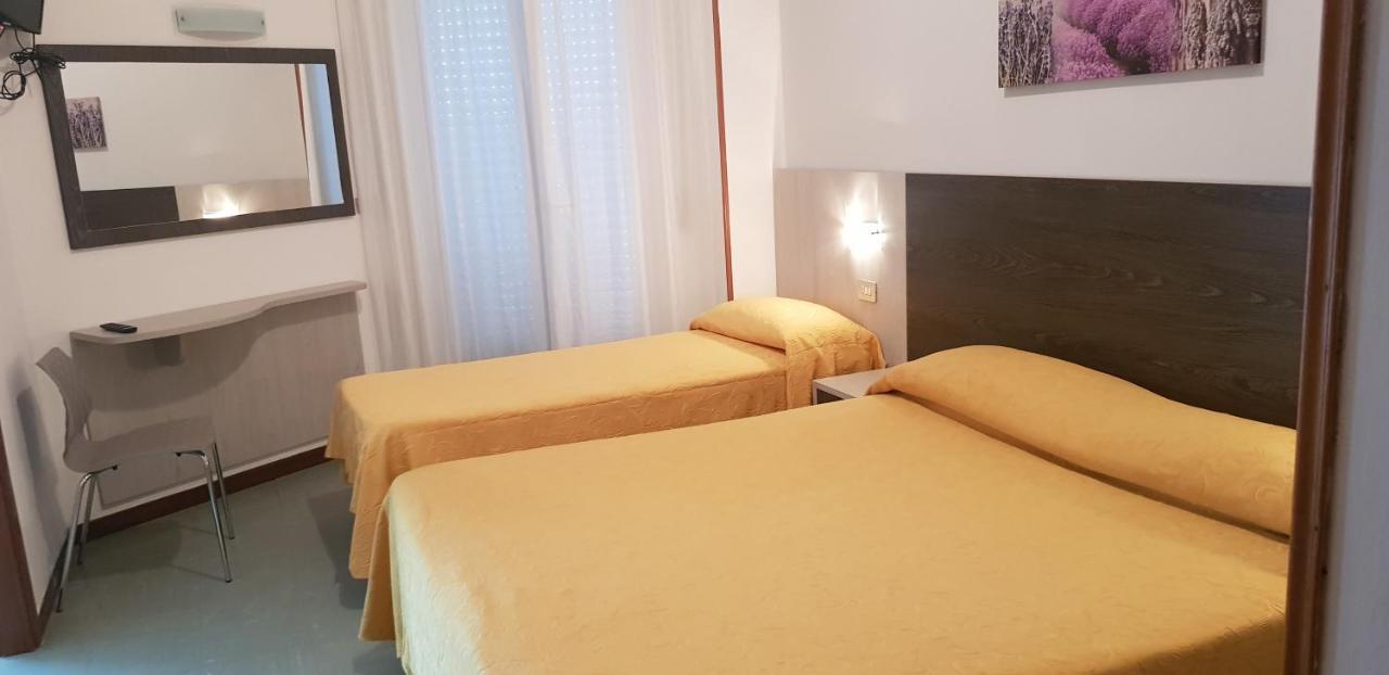 Hotel Monaco - Parcheggio Incluso Min 2 Gg Milano Marittima Luaran gambar