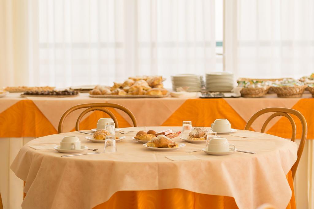 Hotel Monaco - Parcheggio Incluso Min 2 Gg Milano Marittima Luaran gambar